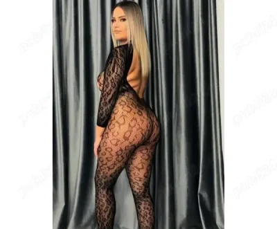 New maria poze 100
