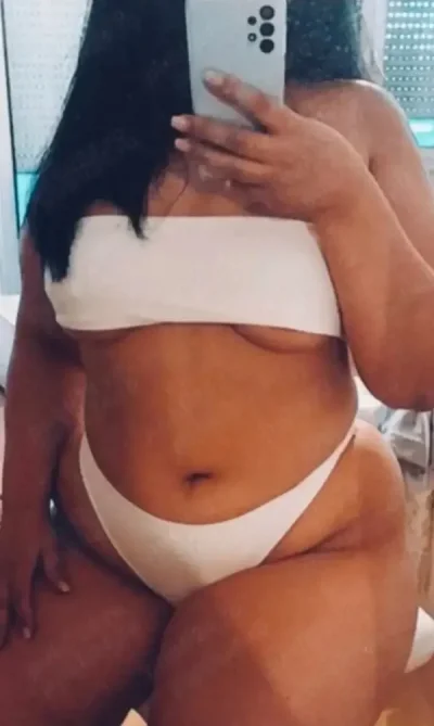 Buna ma numesc erika fac si show la web