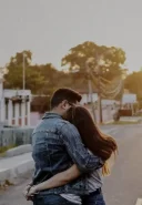 Tip generos caut relatie discreta cu beneficii - imagine 1