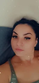 Bruneta senzuala ultima zi la tine - imagine 2