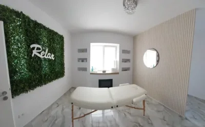 Ofer servicii de masaj de relaxare