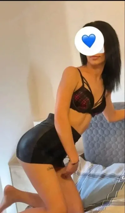 Noua in oras fetita ta dulce si sexy
