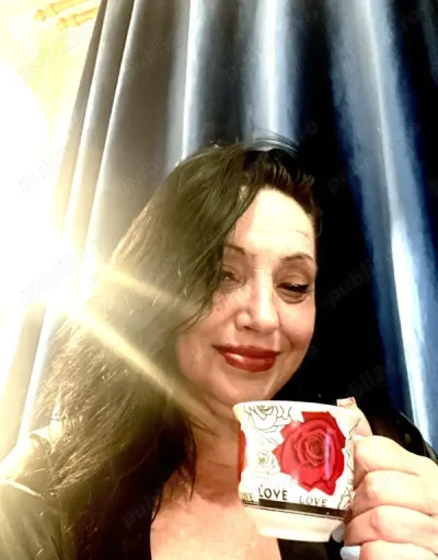 Hai la alina la o cafea