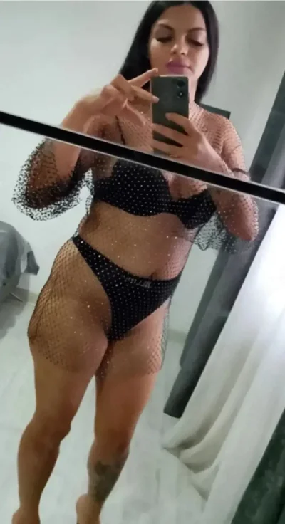 Fac totul fara graba total si imi place sa ma saruta