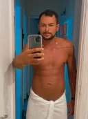 Salut nou in pitesti pentru voi doar show la web cam si filmulete - imagine 1