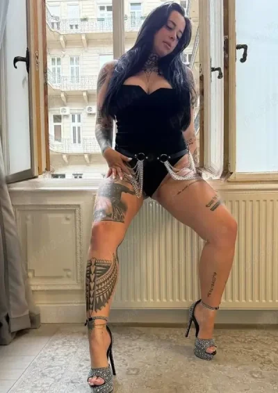 Sani mari bruneta xxx tatuaje doar show web nu fac intalniri