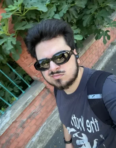 Gay versatil 24 ani