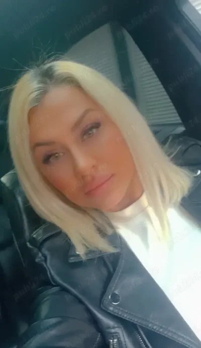 Blonda noua cu sani mari