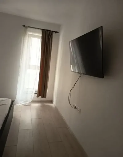 Caut colega escorta