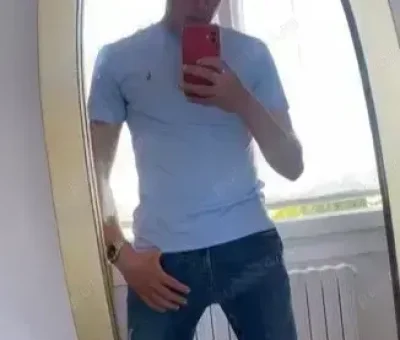 Bine dotat caut fata