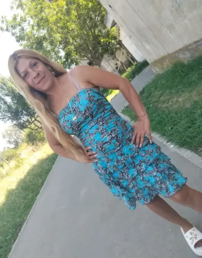 Buna ma nunesc sunita chiar acum venit