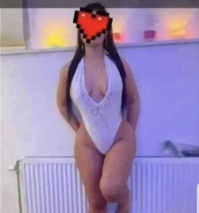 Bruneta senzuala