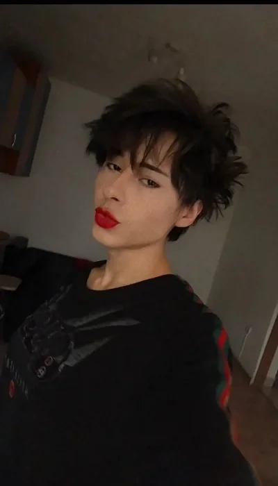 Salut ma numesc alex 24 ani ofer servicii totale si multe alte fantezii