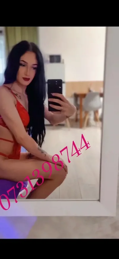 Adela transexuala reala la mine sau la tine