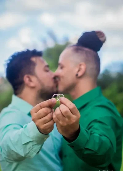 Gay versatil interesat de gay bi hetero pt distractie poate si mai mult