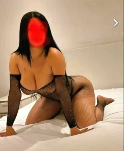 Brunetă focoasă nouă în ZONA HCC
