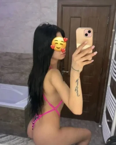 New Hot Girl la tine in oras