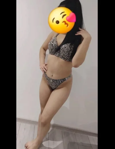 Buna bruneta noua la tine!