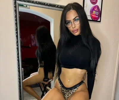 Brunetă slim!