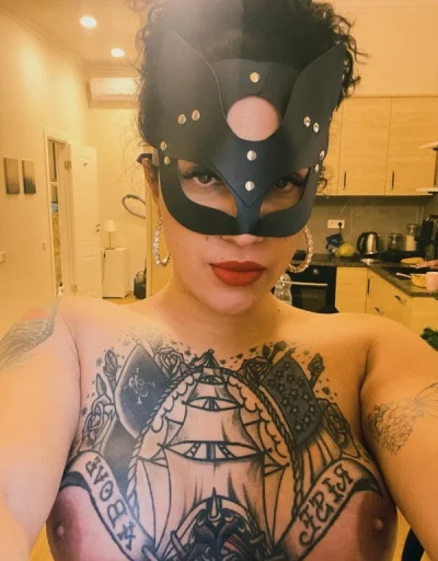 Escortă trans activă XXL