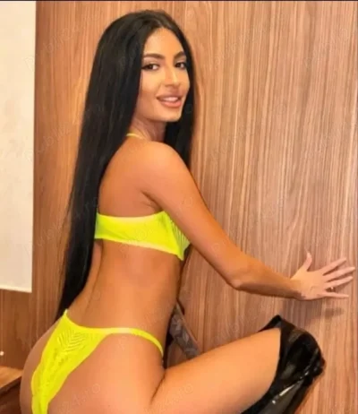 îți pot îndeplini orice fantezie sărut