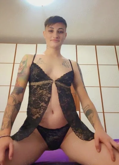 Buna sunt claudia
