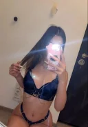 Bruneta slaba si sexy - imagine 2