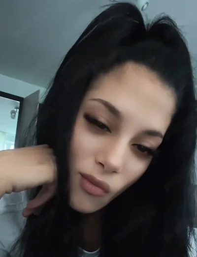 Bruneta sexy , masaj , slăbuță , servicii totale