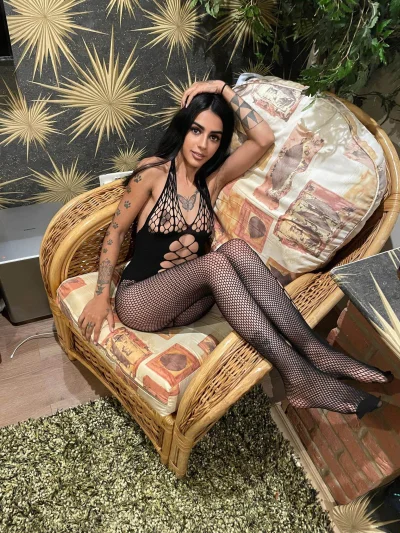 Buna numele meu este Evelina 22 de ani