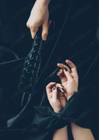 Dominant caut docilă
