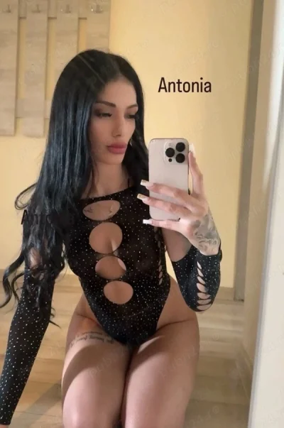 Azi am ajuns ! Antonia