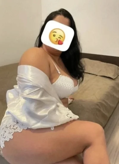 Buna sunt Andra o bruneta cu forme la mine sau la tine fac și party