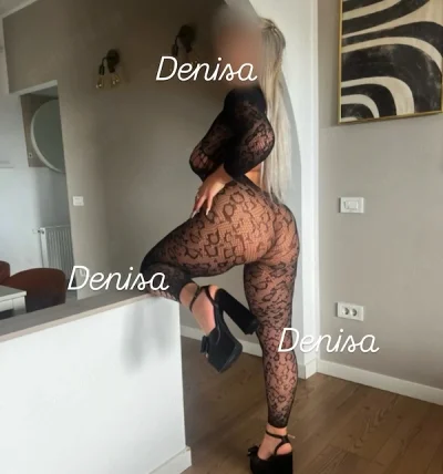 100% reala, Denisa blonda cu forme apetisante
