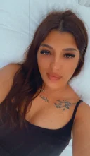 Brunetă minionă la tine în oraș rin grand - imagine 1