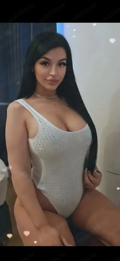 Casandra siliconată nr 4 24 de ani serviciile sunt totale Rin Grand