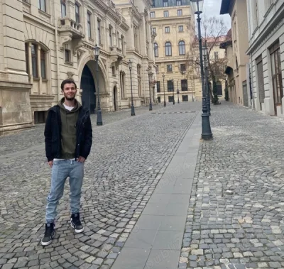 Hai sa ne cunoaștem pentru a avea o relație frumoasa de durata.