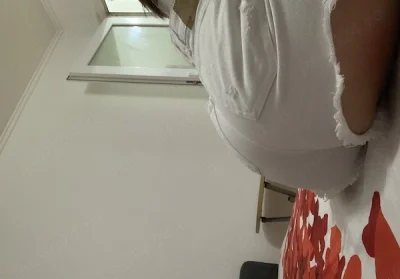 Bună Mă numesc Melisa
