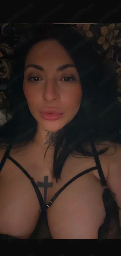 Emma Amanta Perfecta,la mine la tine sau la hotel,ador party sau dominari