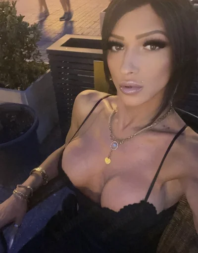 Transexuala reala confirmare watapp din 29.06 pana in 03.07 la Deva