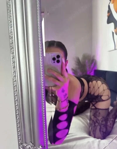 Larisa ofer orice fantezie