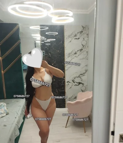 Buna sunt brunet cu forme 26 de ani va aștept te pup beszélek magyarul!