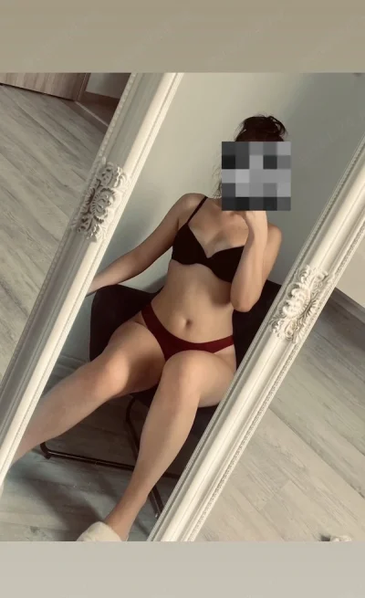 Bună sunt Roxana,bruneta sexy și poze 100% reale