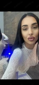 Bruneta cu forme apetisante piesing zona intimă,confirmare video - imagine 3