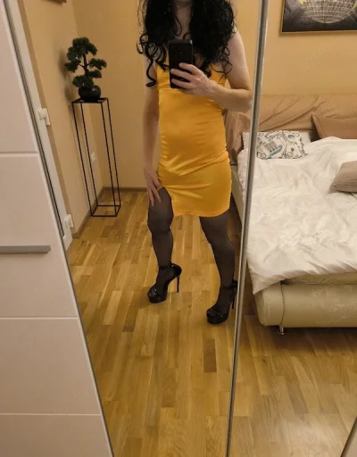 Escortă travestită activă dotată