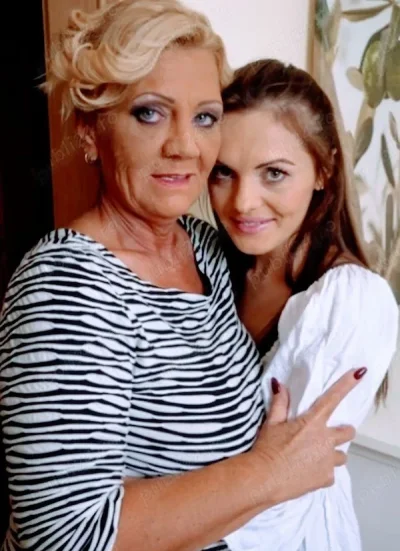 Cuplu transexuală și domnișoară