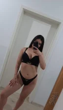 Bruneta senzuala - imagine 1