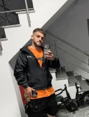 Bună sunt un tânăr în căutare de-a descoperi persoane noi - imagine 1