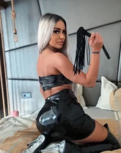 Maya 19 ani DOAR DEPLASARI Party la tine sau la hotel