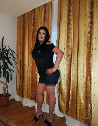 Transexuală cu forme apetisant poze rea îmi plac începătorii fac și show la Vet sau filmuleț cu mine